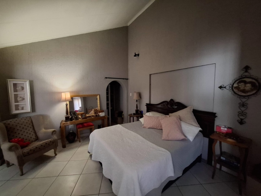 To Let 1 Bedroom Property for Rent in Safari Gardens North West